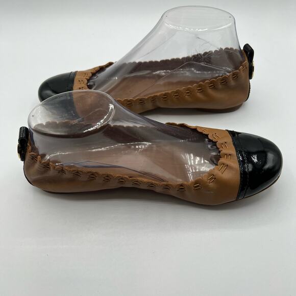 Tory Burch Melinda Ballet Flats Shoes Gold Leather Black Patent Cap Toe Size 6 - Picture 9 of 11